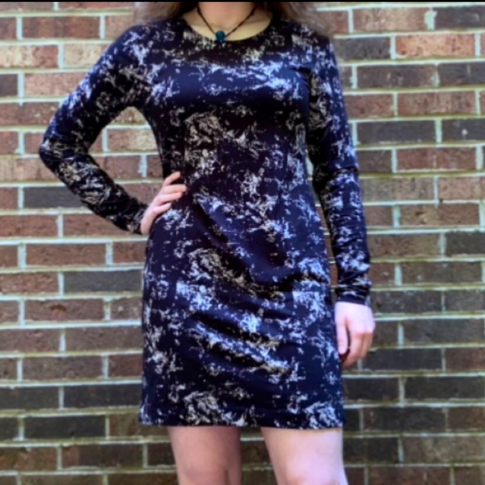 H&M Graphic Print Bodycon Long Sleeve Marbled Stretchy Soft Black Dress